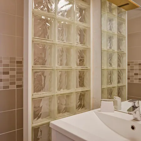 2* Centre-ville, Animaux Admis, Parking, Wi-fi - Fr-1-512-81 Appartement